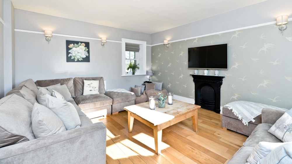 Hurdlow Grange- 6 Properties set in rolling hills