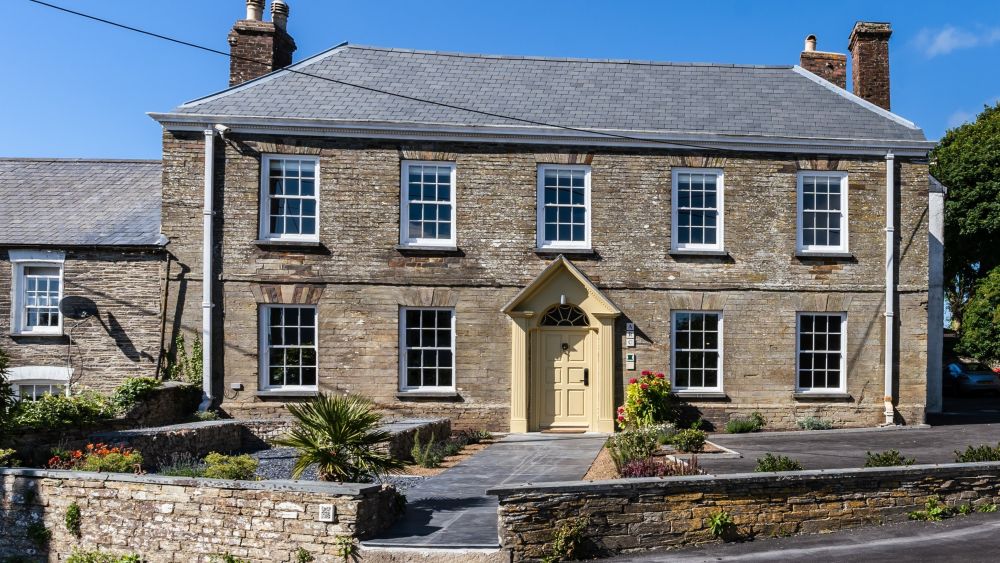 ARC Padstow - A Beautifully restored all ensuite Manor House near Padstow, perfect for family and group celebrations