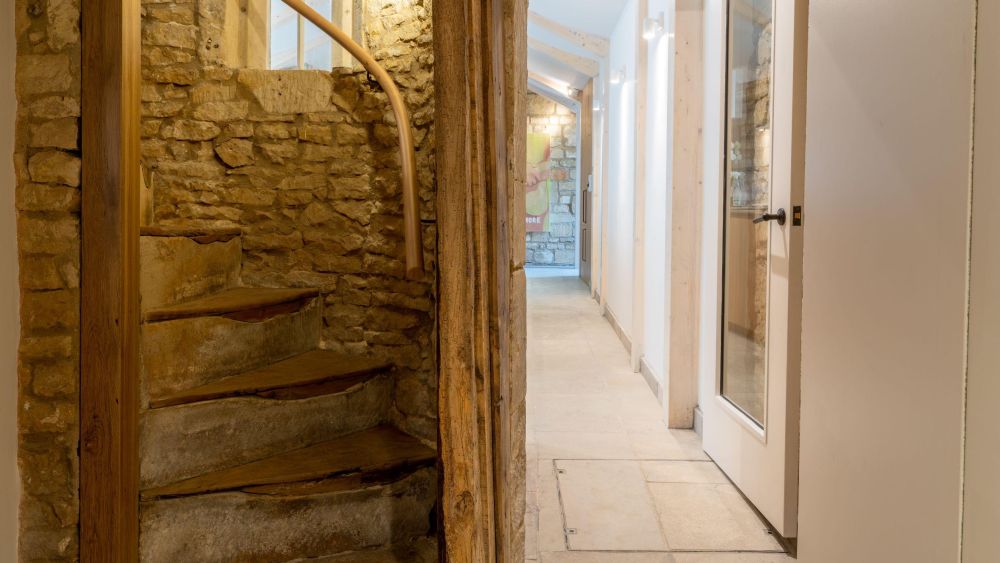 ARC Painswick: A Grand Cotswolds House With Swimming Pool Sleeping Up to 24 People.