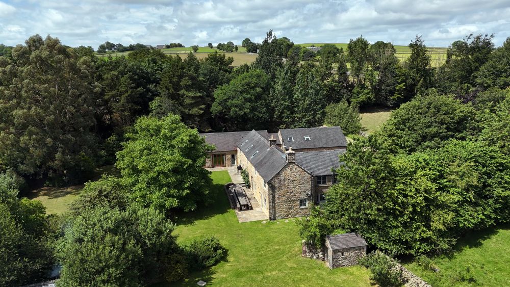 Oak Tree Farm Beautifully Converted and Secluded Farmhouse in the stunning Peak District