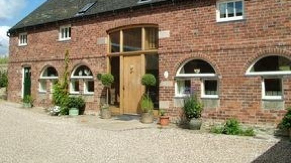Billys Bothy large luxury Derbyshire, Peak District self catering cottage with hot tub