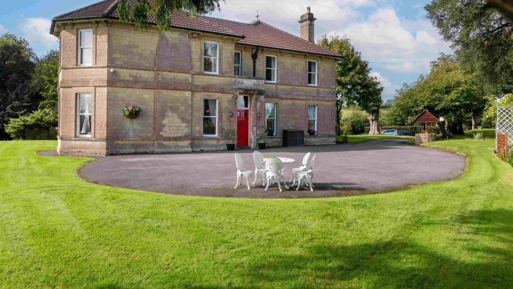 Cholwell Hall A party and celebration house near to Bath