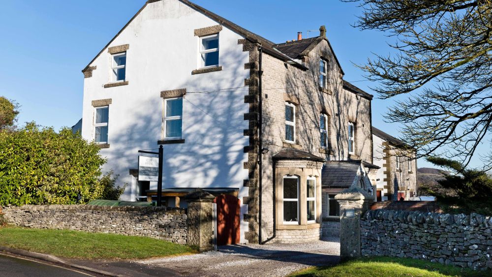 Cliff House Spacious Victorian Boutique Style Residence in the Peak District