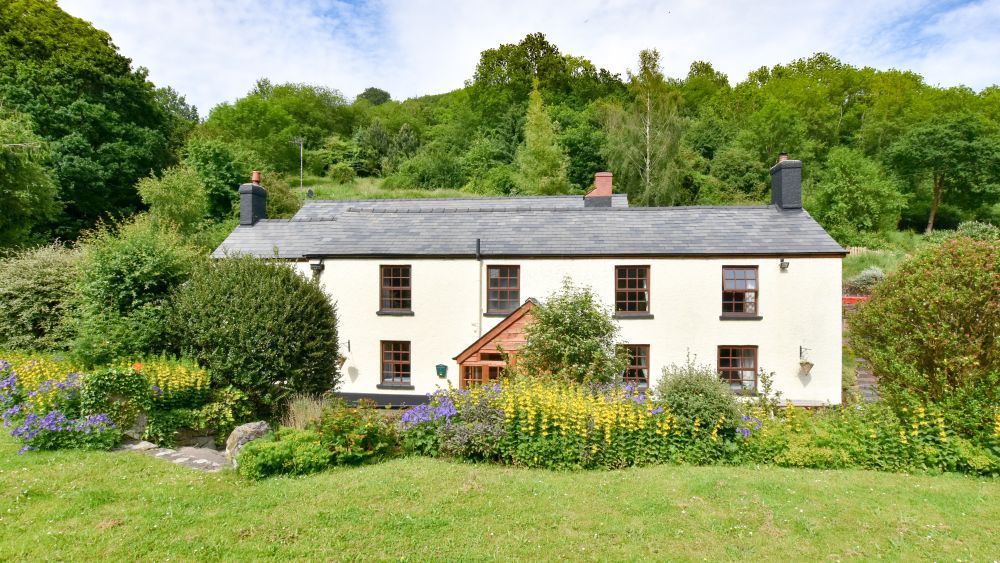 The Anchor - Perfect holiday home for exploring the Forest of Dean and Wye Valley, Sleeps 12-22