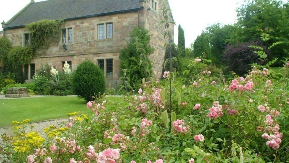 Hillside Croft  - luxury holiday cottage sleeping 14 on the edge of the Peak District