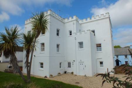 Globe House newly renovated and extended Mansion sleeping up to 24, on Pembrokeshire coastal Path