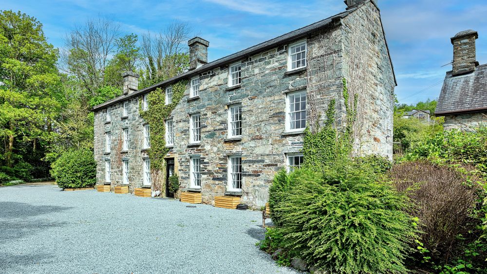 Grade II listed Manor House in Snowdonia National Park