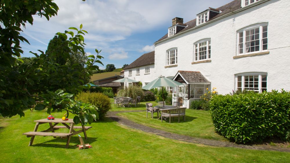 Stunning Georgian Manor and Country Living Cottages, on the edge of Dartmoor- Sleeps and Dines 24