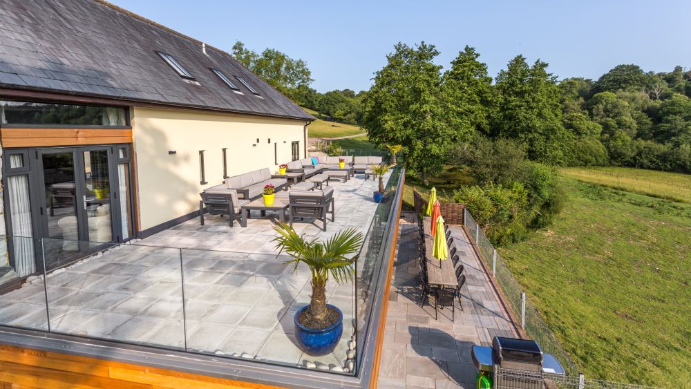 The Winery at Higher Wiscombe, Devon - sleeps 20 in 10 ensuite bedrooms