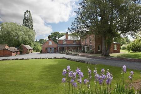 Monnington House, Garden Cottage and The Cider Mill in Wye Valley. Combined sleeps 24 in 12 bedrooms