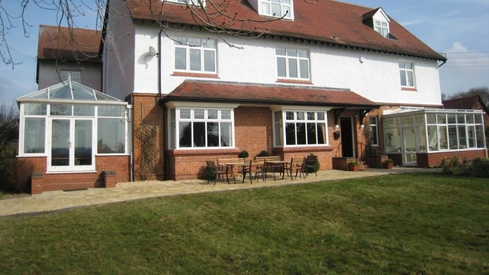 Edwardian Holiday House near Stratford upon Avon, sleeps max 24 with Hot Tub &amp; Snooker Room