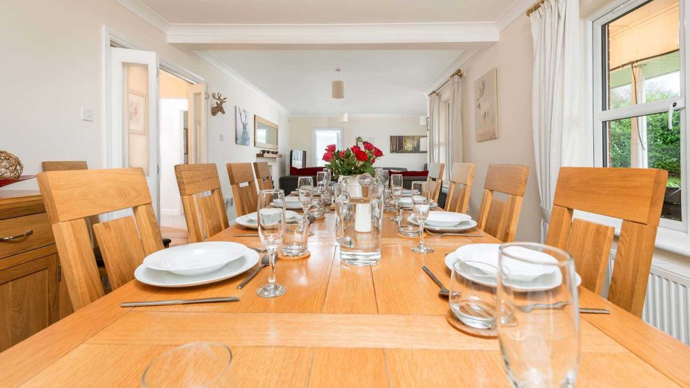 New Forest Cottages within the National Park - sleep up to 23. A 2 acre paddock and stabling are available