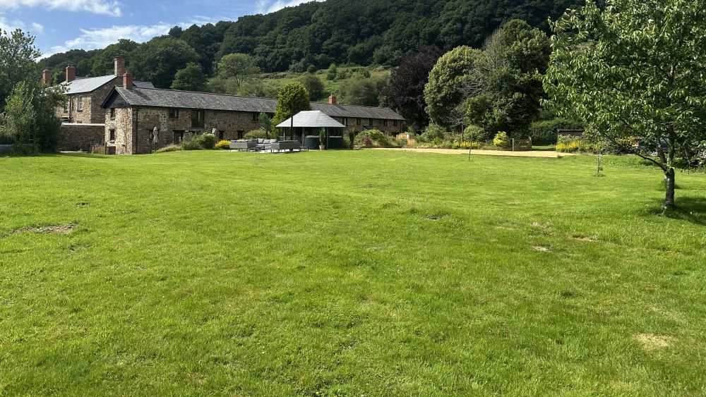 Orchard Barn A large holiday house for family holidays, near Tiverton