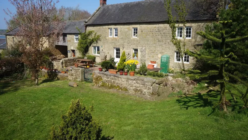 Peak District Stone Farmhouse with Views over Carsington Water