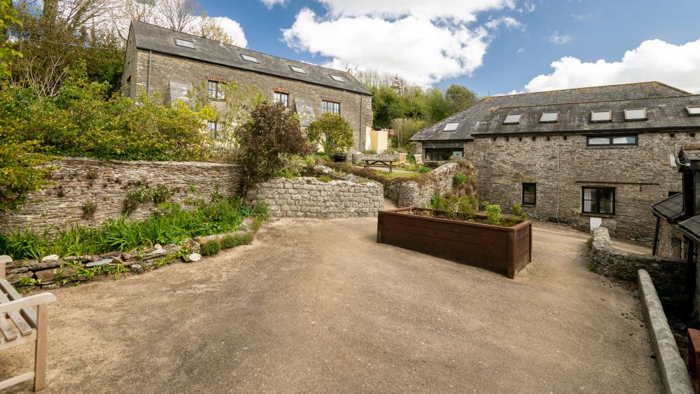 luxury cottages for up to 57 in South Devon