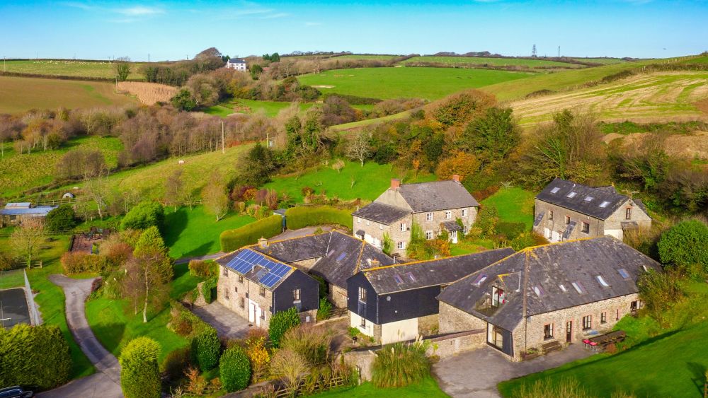 luxury cottages for up to 57 in South Devon
