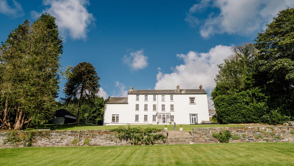 Plas Pantyderi Manor, luxury accommodation in Pembrokeshire for 21