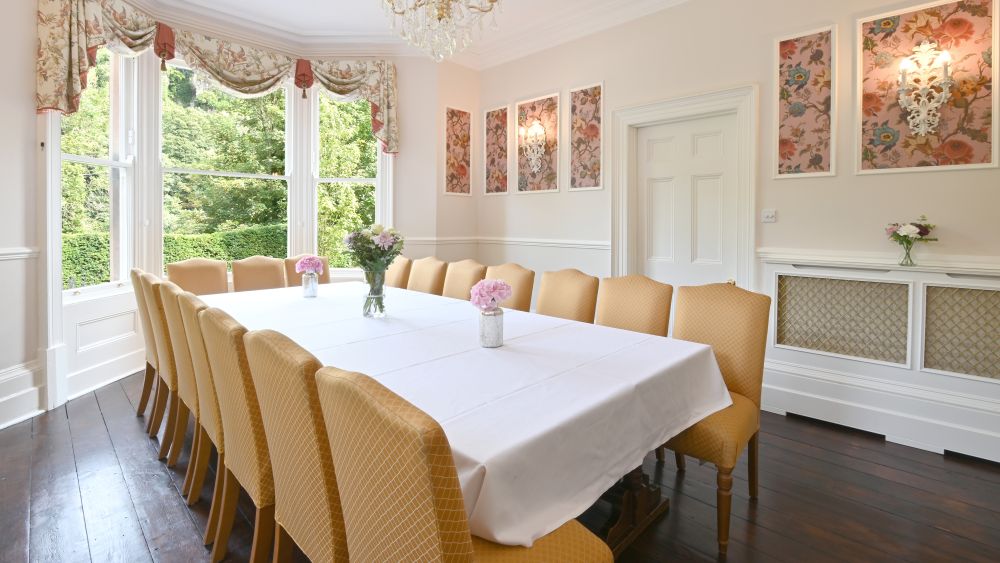 5* Portland House c1870 - impressive historic holiday home with parking, games bar room, en-suite bedrooms & gorgeous garden in magical Matlock Bath