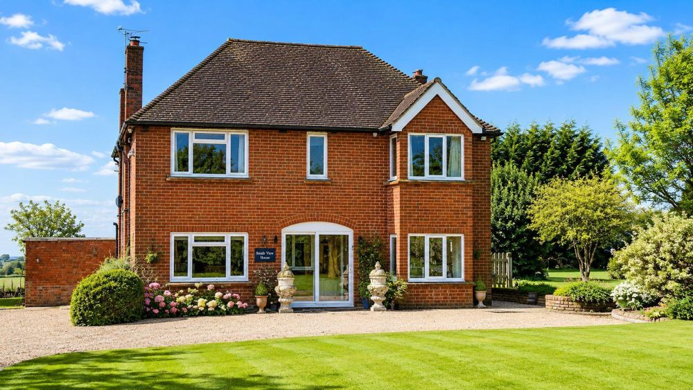 South View Country House sleeps 12 - HOT TUB