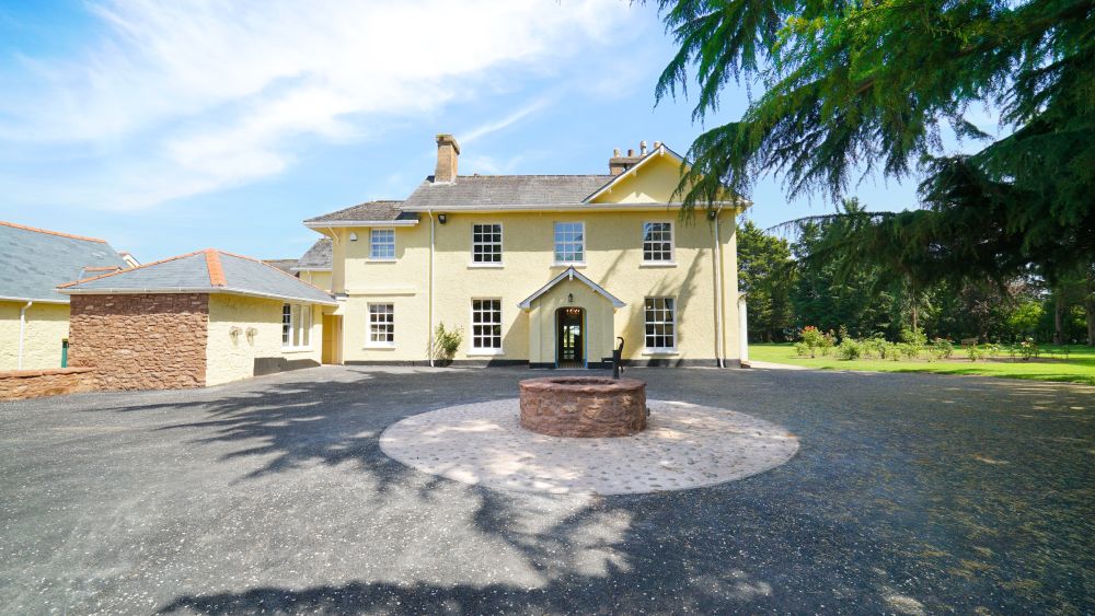 Tatham House, luxury house for wonderful group gatherings with 10 ensuite bedrooms, sleeping 22