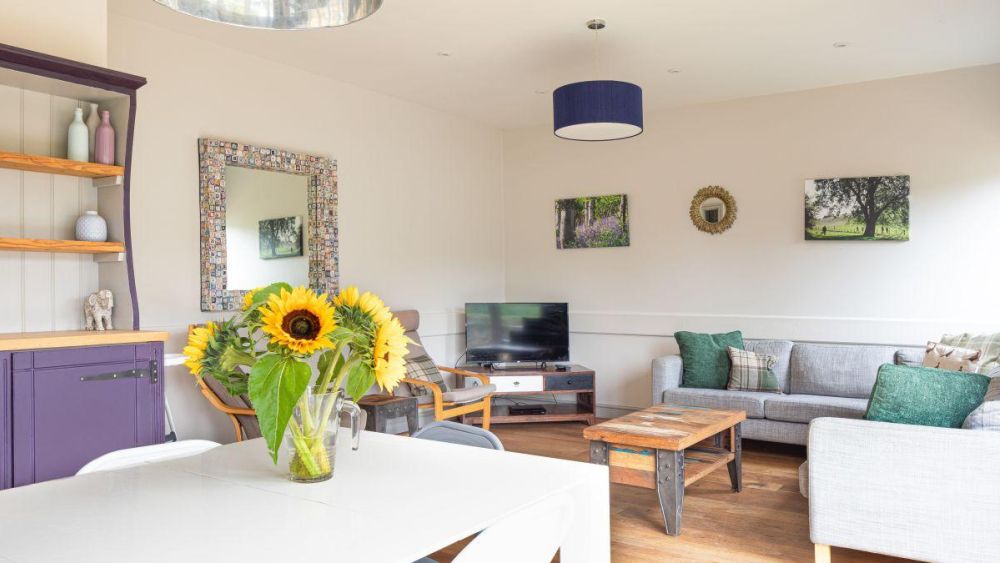 Courtyard Barns at Notgrove, Group Holidays in Gloucestershire with the luxury of 15 bedrooms,15 bathrooms.