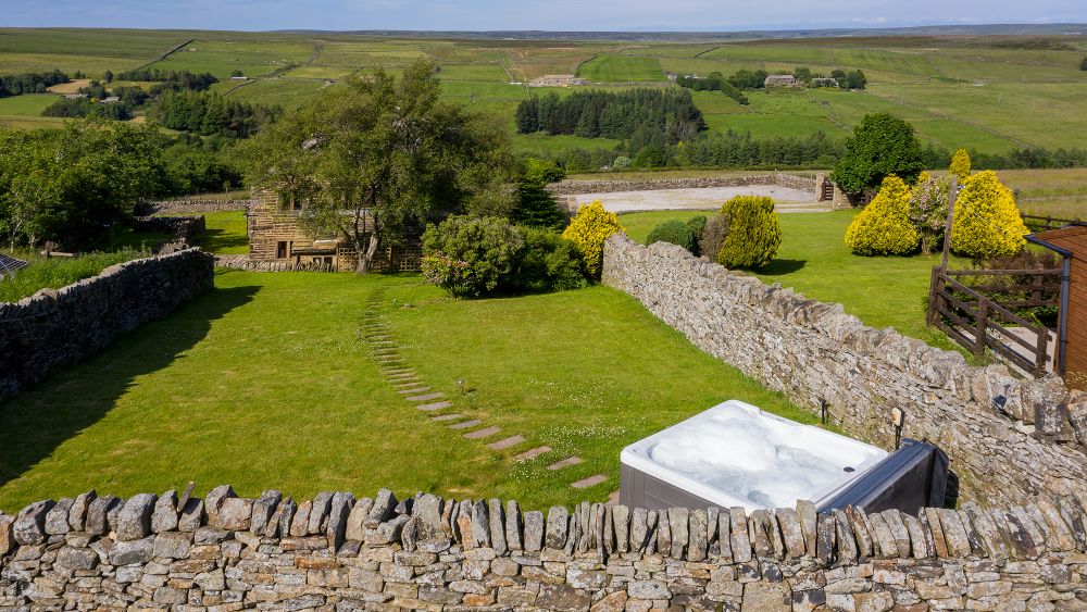 The Long View in Yorkshire boasts a hot tub with panoramic views