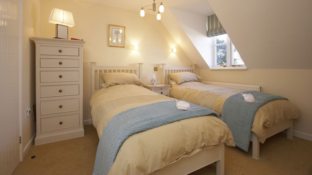 Luxurious Stable Cottage near Cromer, Norfolk, by the sea Sleeps 6 (+2 infants)