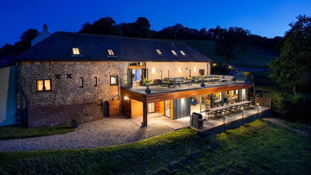 The Winery with Flint, Thatched and Hanks at Higher Wiscombe, Devon - sleeps 34 in 17 ensuite bedrooms