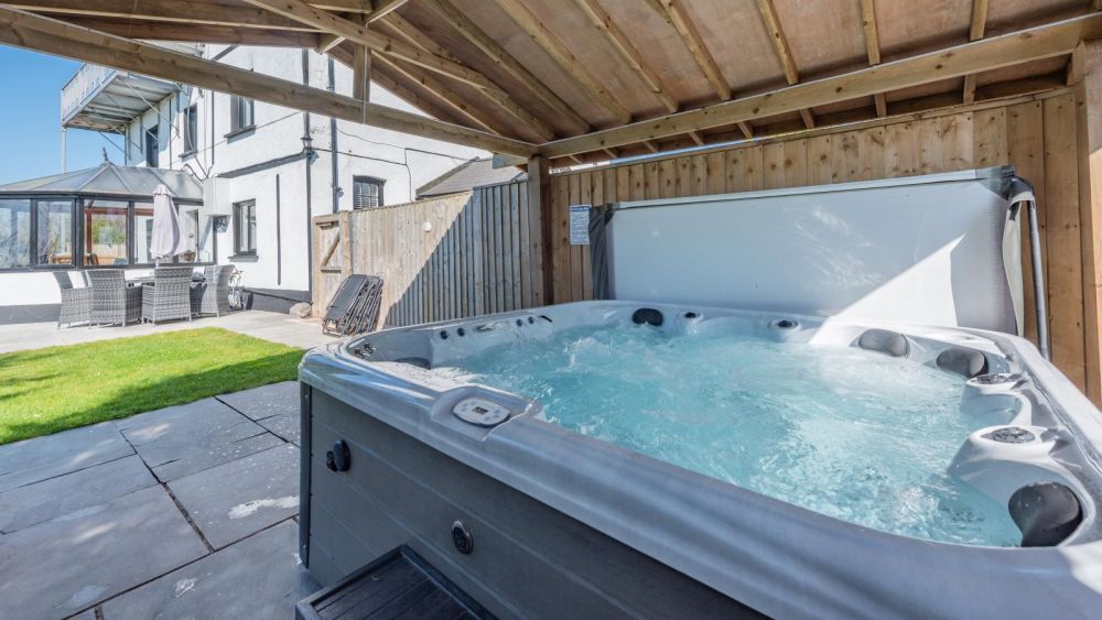 Trebrowen - Holiday & celebration house set in Pem­brokeshire's Coastal Nation­al Park