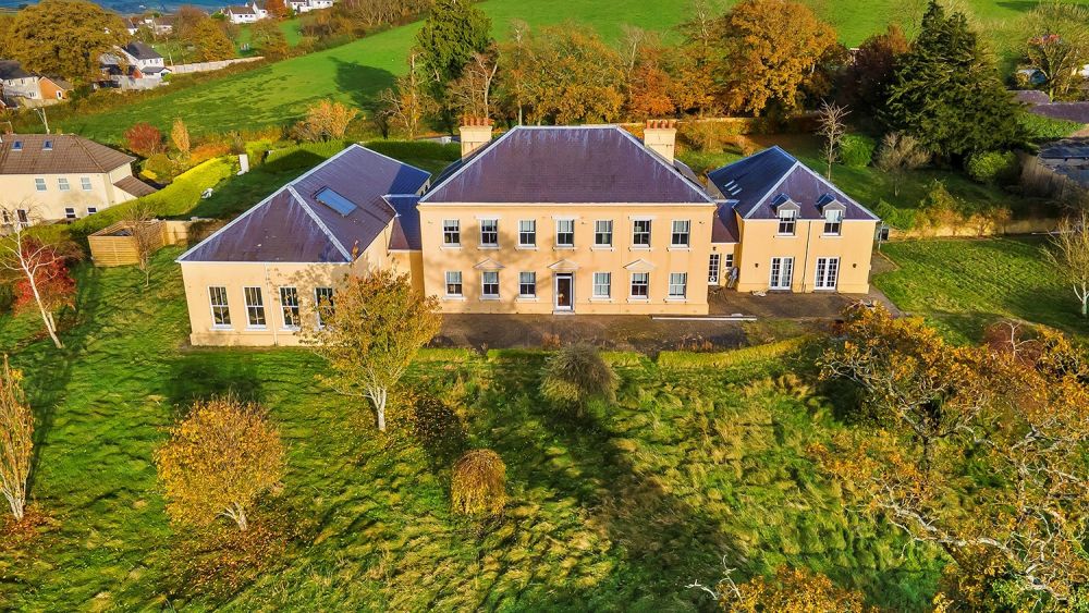 Ty Penbryn Estate set in 1.8 acres- Sleeps 24+