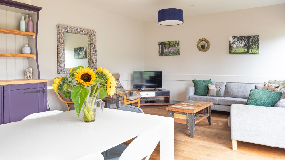 Walnut Barn stunning modern barn conversion in heart the Cotswold's on a private estate.